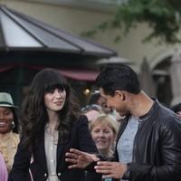 2011 (Television) - Celebrities at The Grove while filming at segment for 'Extra' | Picture 94742
